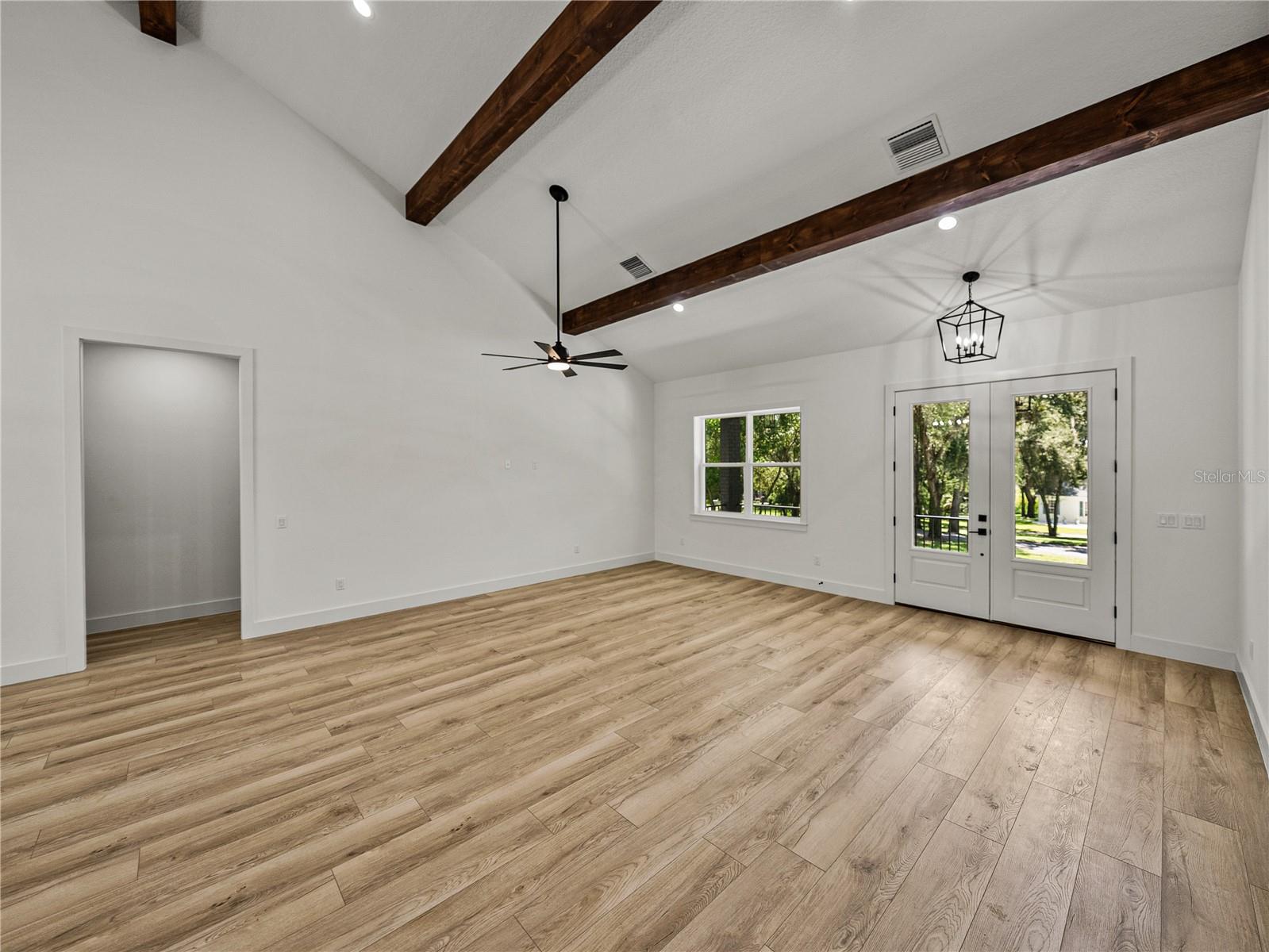 GRANDEUR - Residential