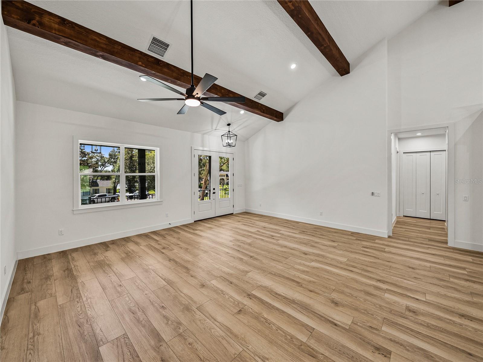 GRANDEUR - Residential
