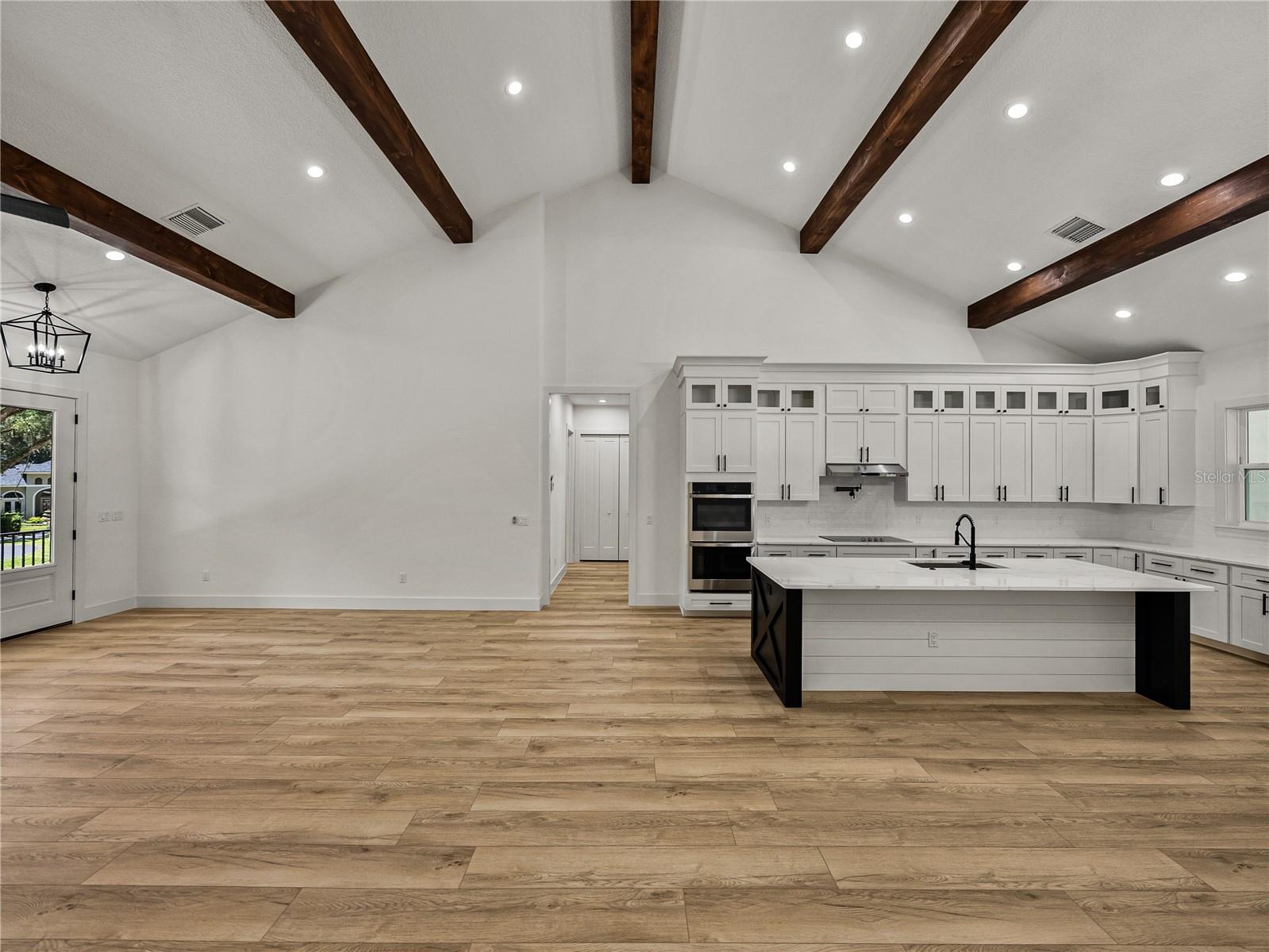 GRANDEUR - Residential