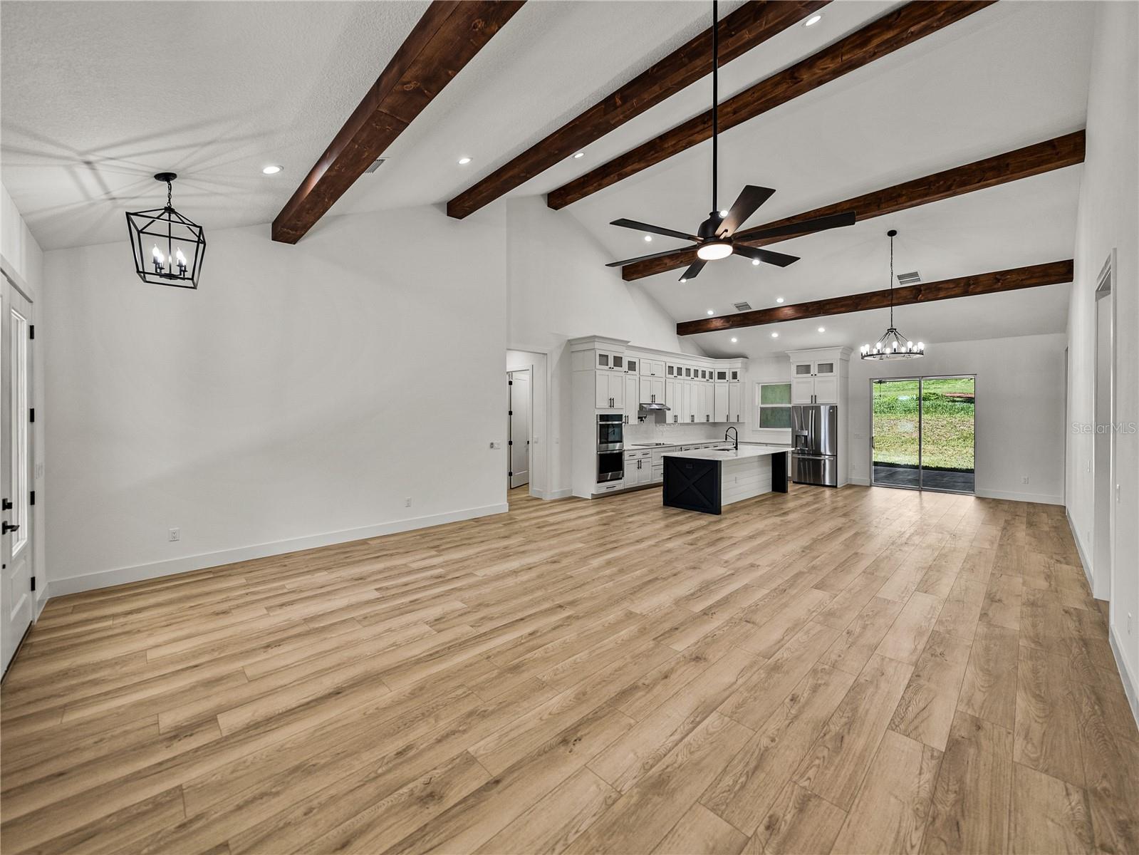 GRANDEUR - Residential