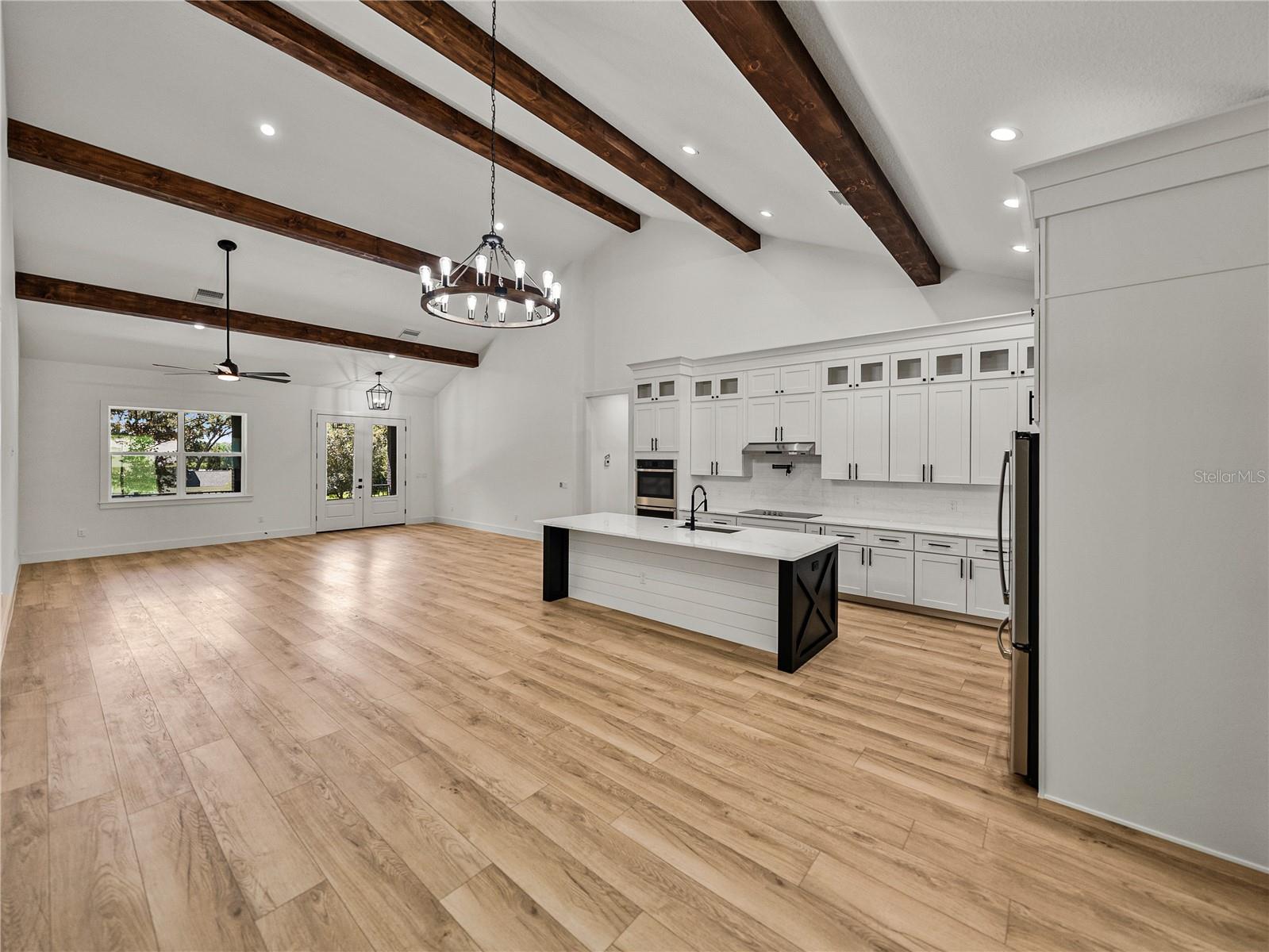 GRANDEUR - Residential
