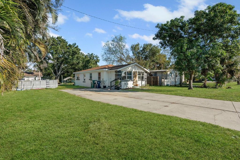 Photo of 1604 3rd Avenue W, Palmetto, FL 34221 (MLS # A4669229)