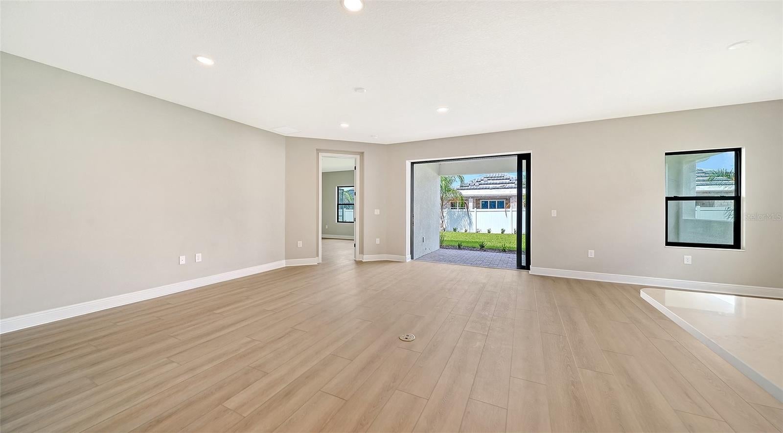 8071 ANTHIRIUM LOOP, SARASOTA, FL, 34240 4 8071 ANTHIRIUM LOOP