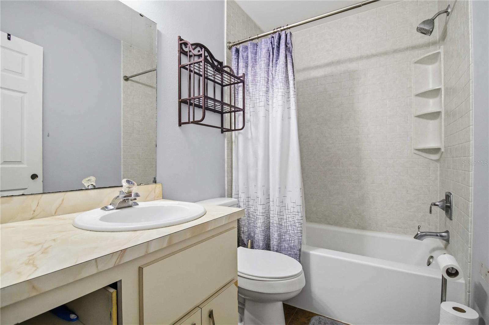 WOODLAWN LAKES SECOND ADD - Residential