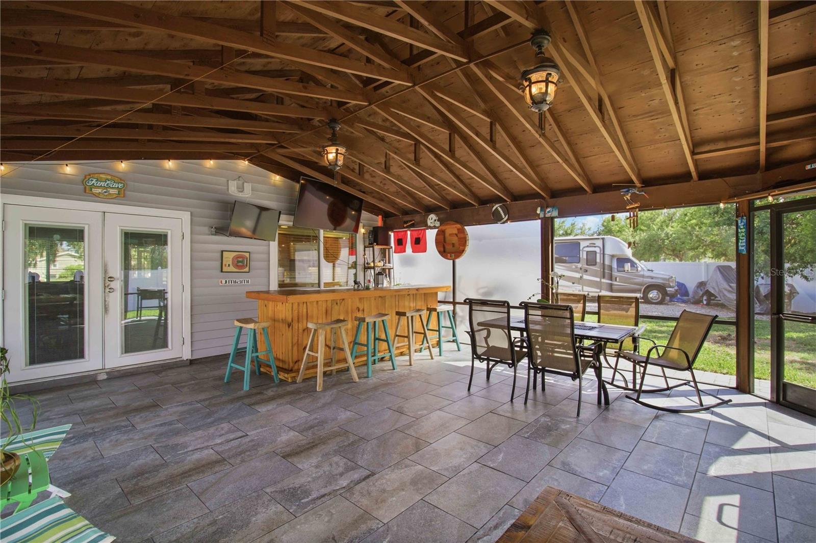 WOODLAWN LAKES SECOND ADD - Residential