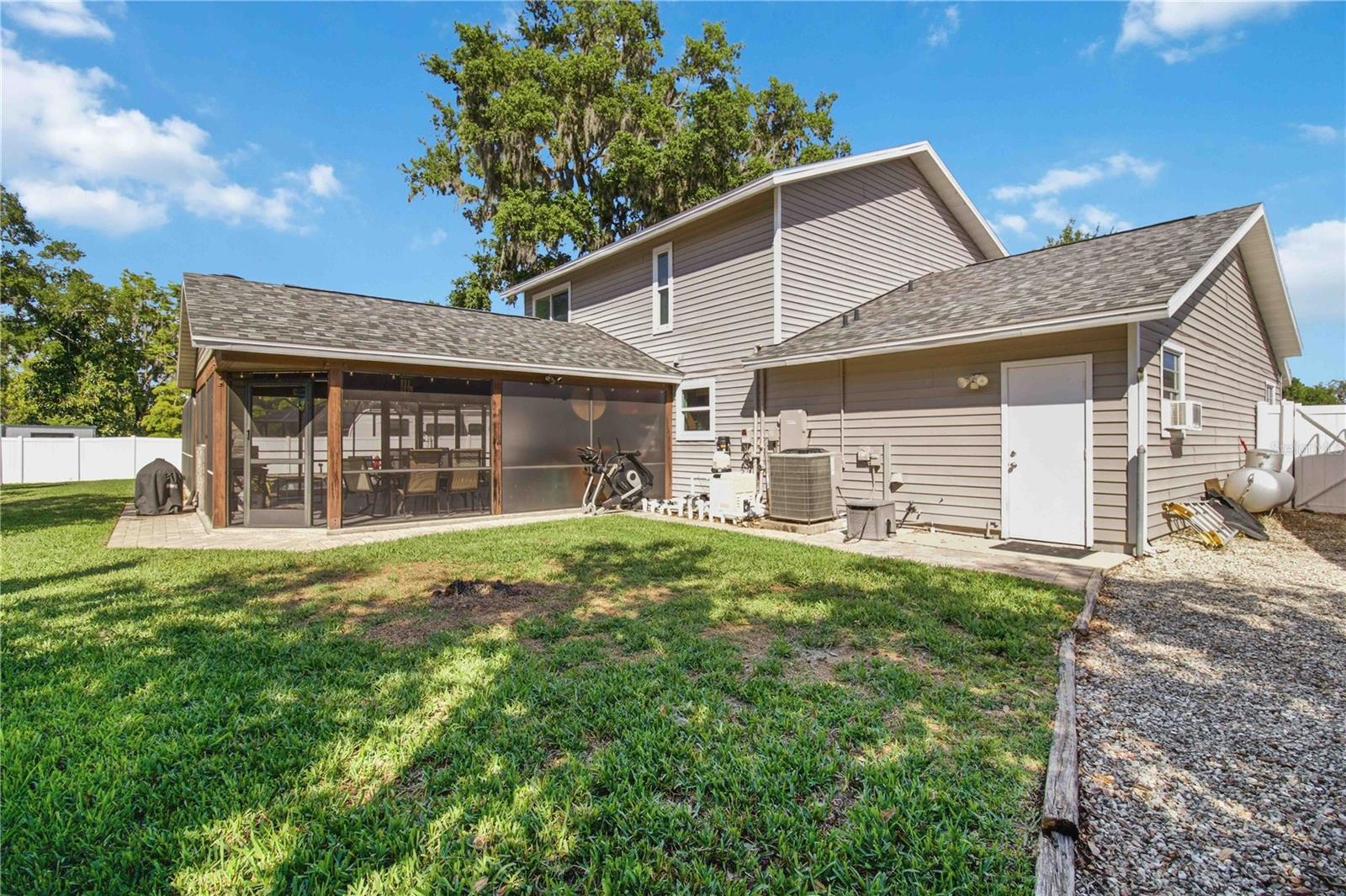 WOODLAWN LAKES SECOND ADD - Residential