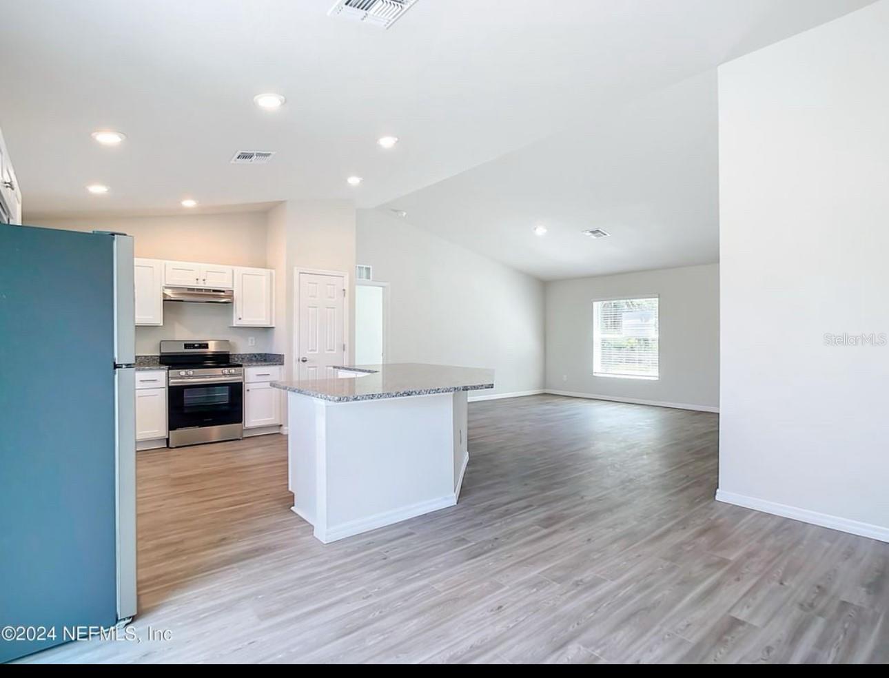 MARION OAKS - Residential