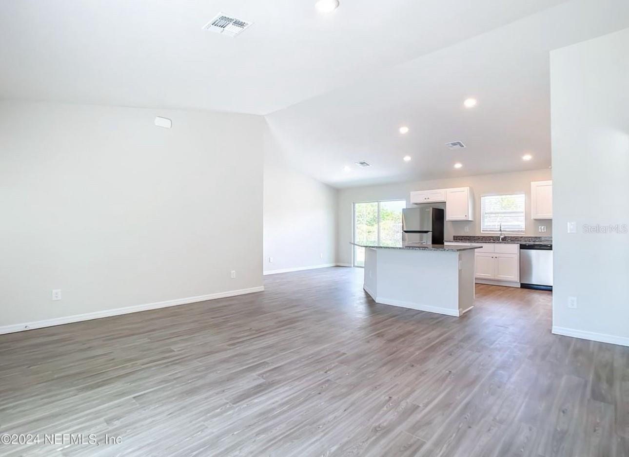 MARION OAKS - Residential