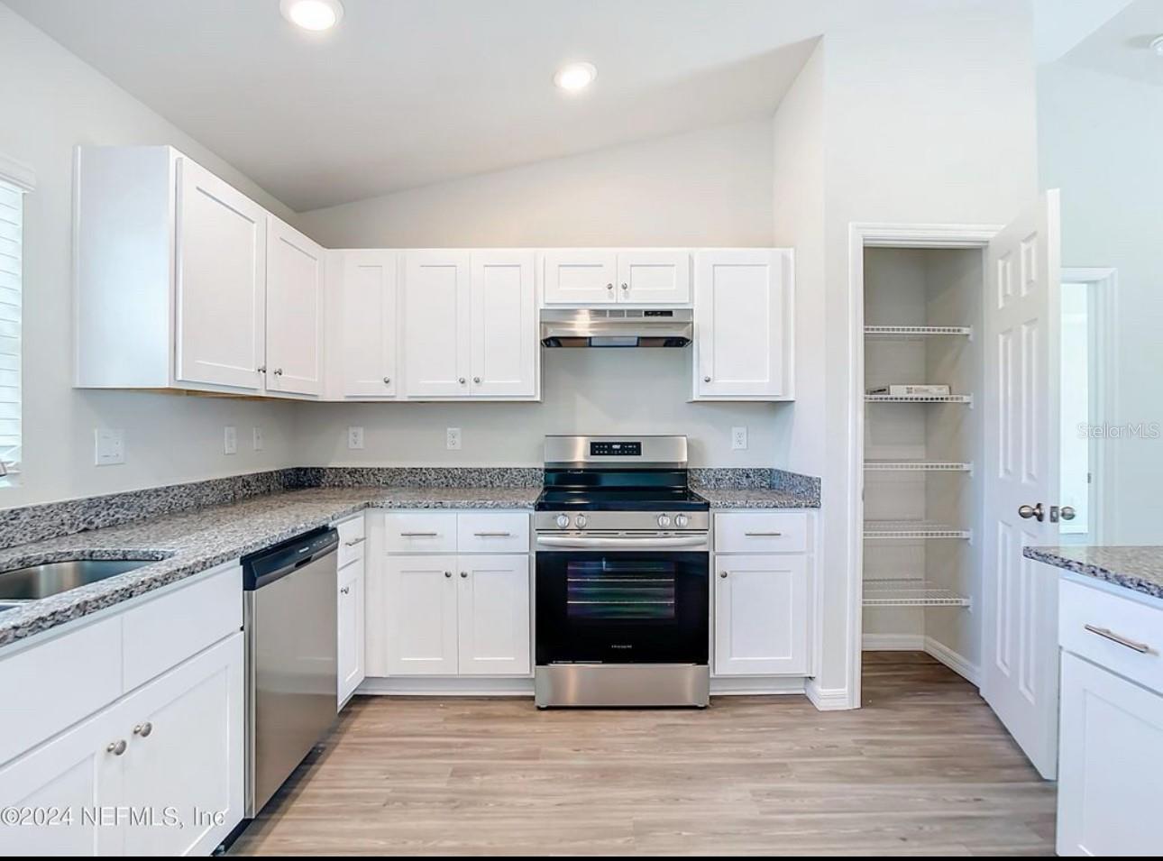 MARION OAKS - Residential