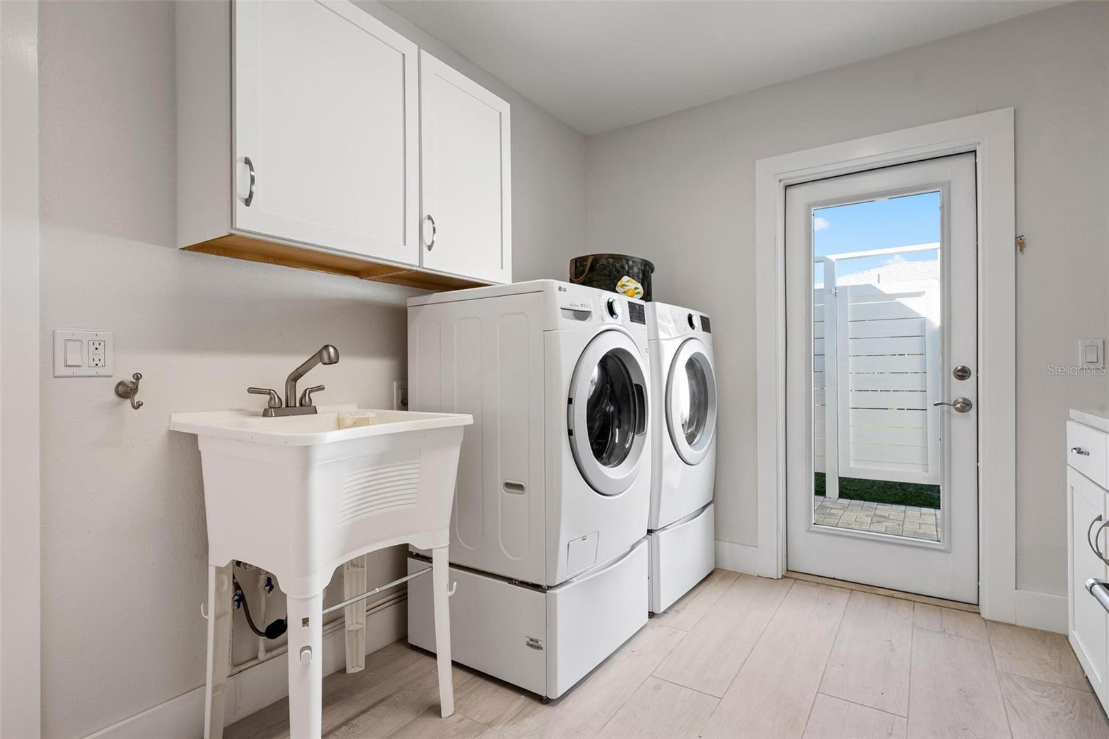 KEY ROYALE 13TH ADD - Residential