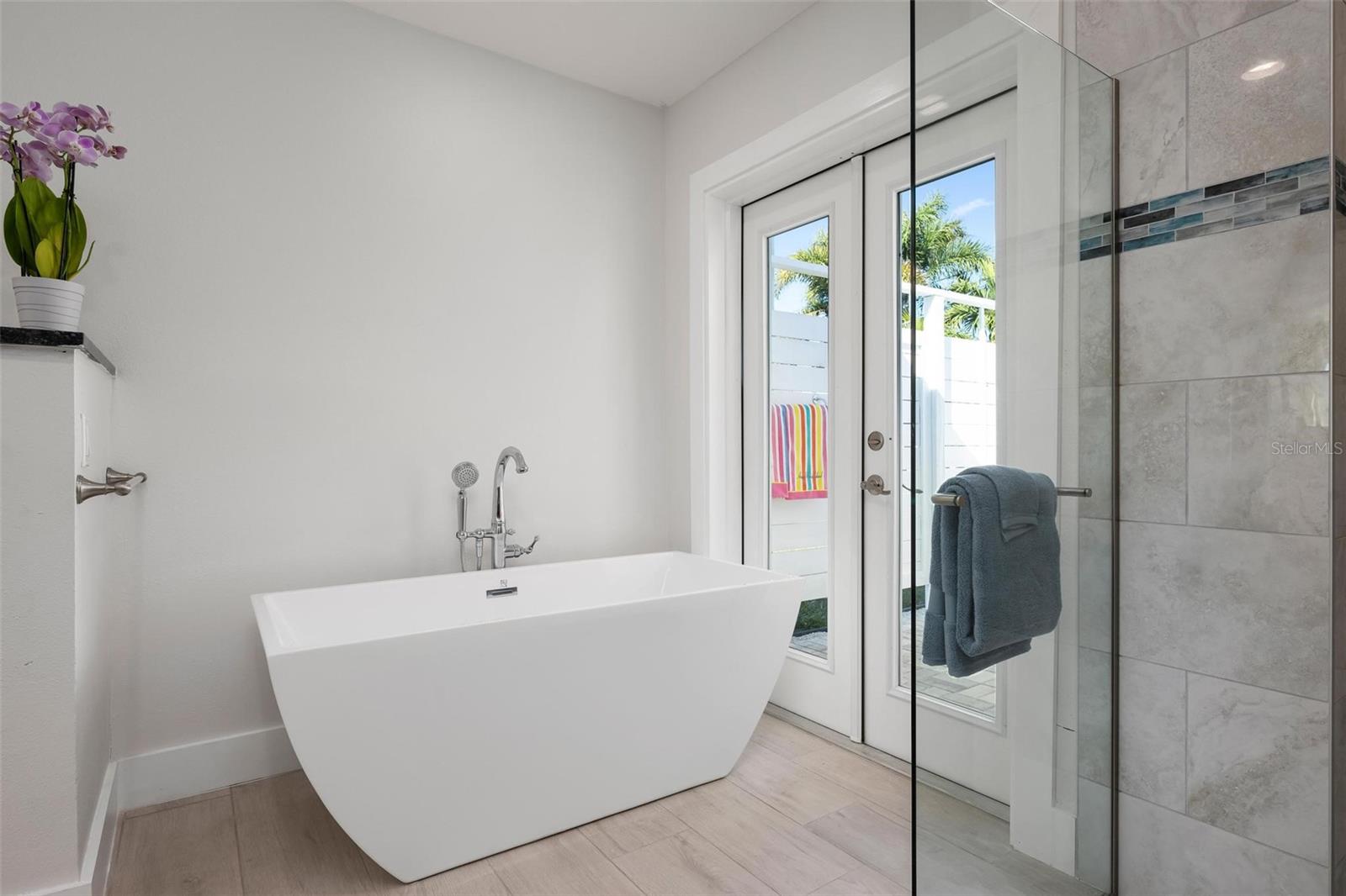 KEY ROYALE 13TH ADD - Residential