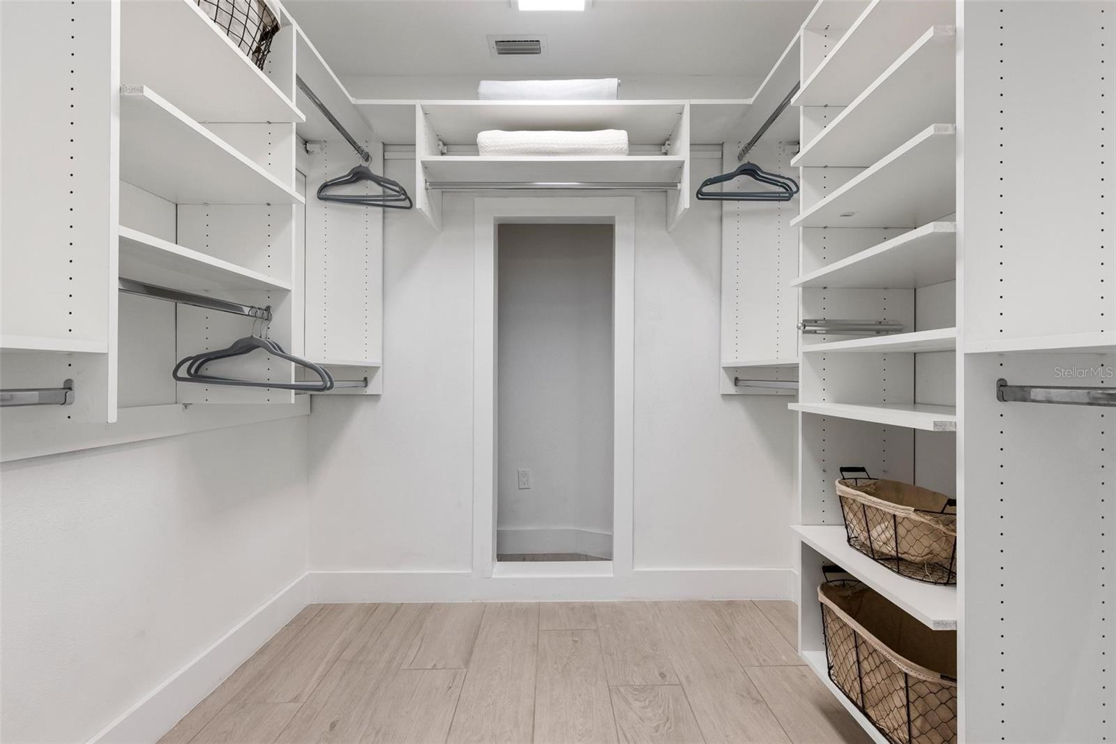 KEY ROYALE 13TH ADD - Residential