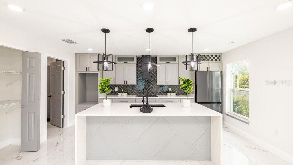 Photo of 1414 E Harding Street, Orlando, FL 32806 (MLS # O6371933)