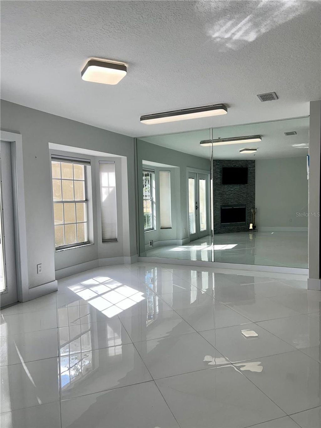 Photo of 1242 N Fairway Drive, Apopka, FL 32712 (MLS # O6364603)