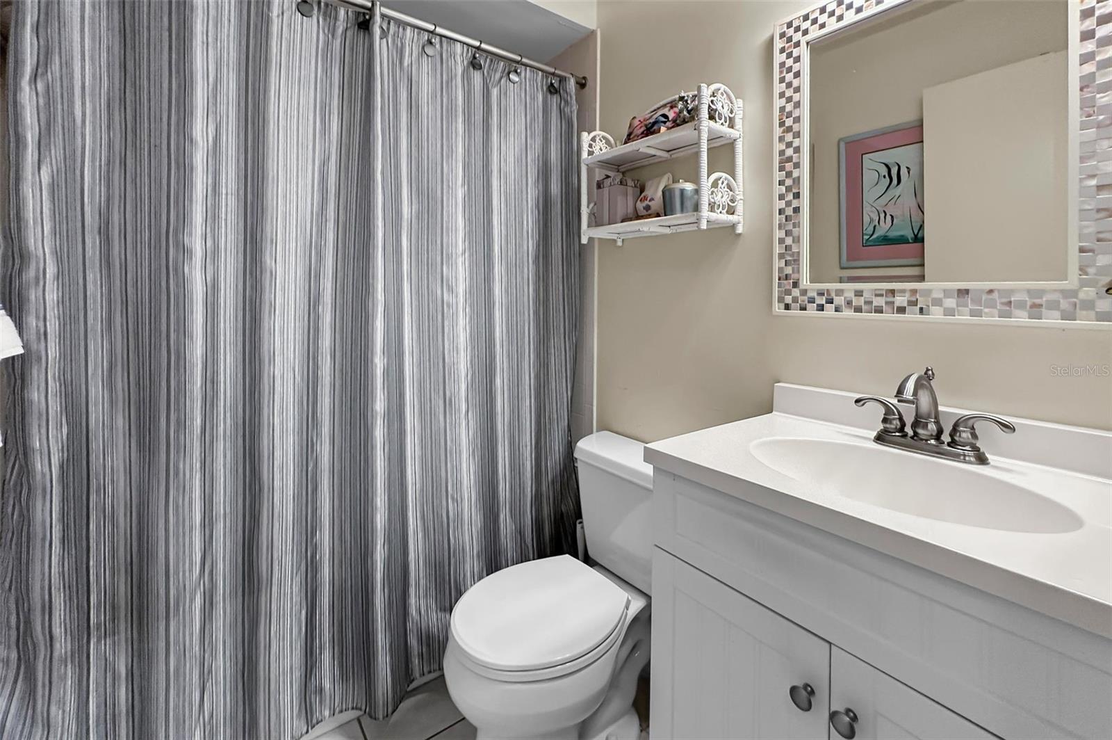 HEATHER HILL APTS - Residential