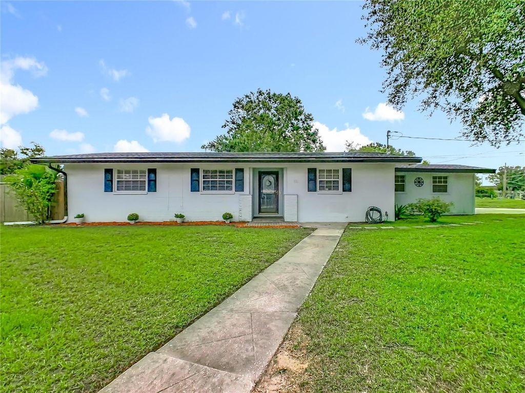 Photo of 101 Patricia Street, Auburndale, FL 33823 (MLS # L4956365)