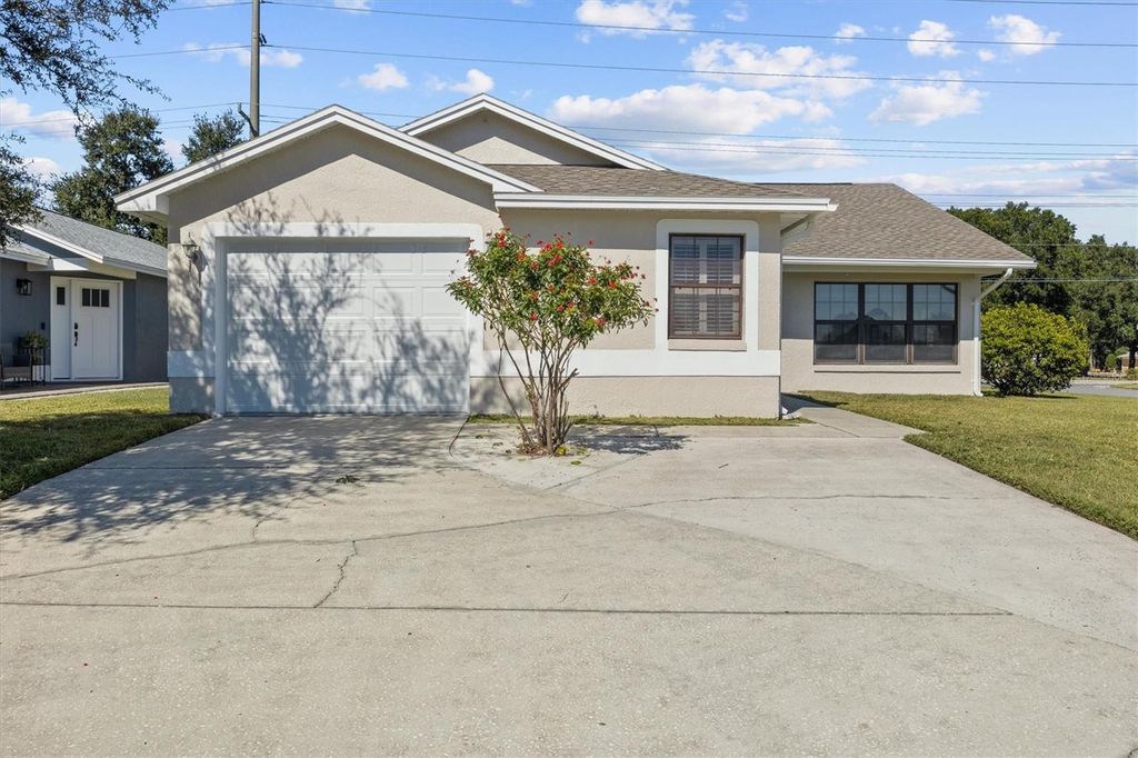 Photo of 6325 Egret Drive, Lakeland, FL 33809 (MLS # L4957052)