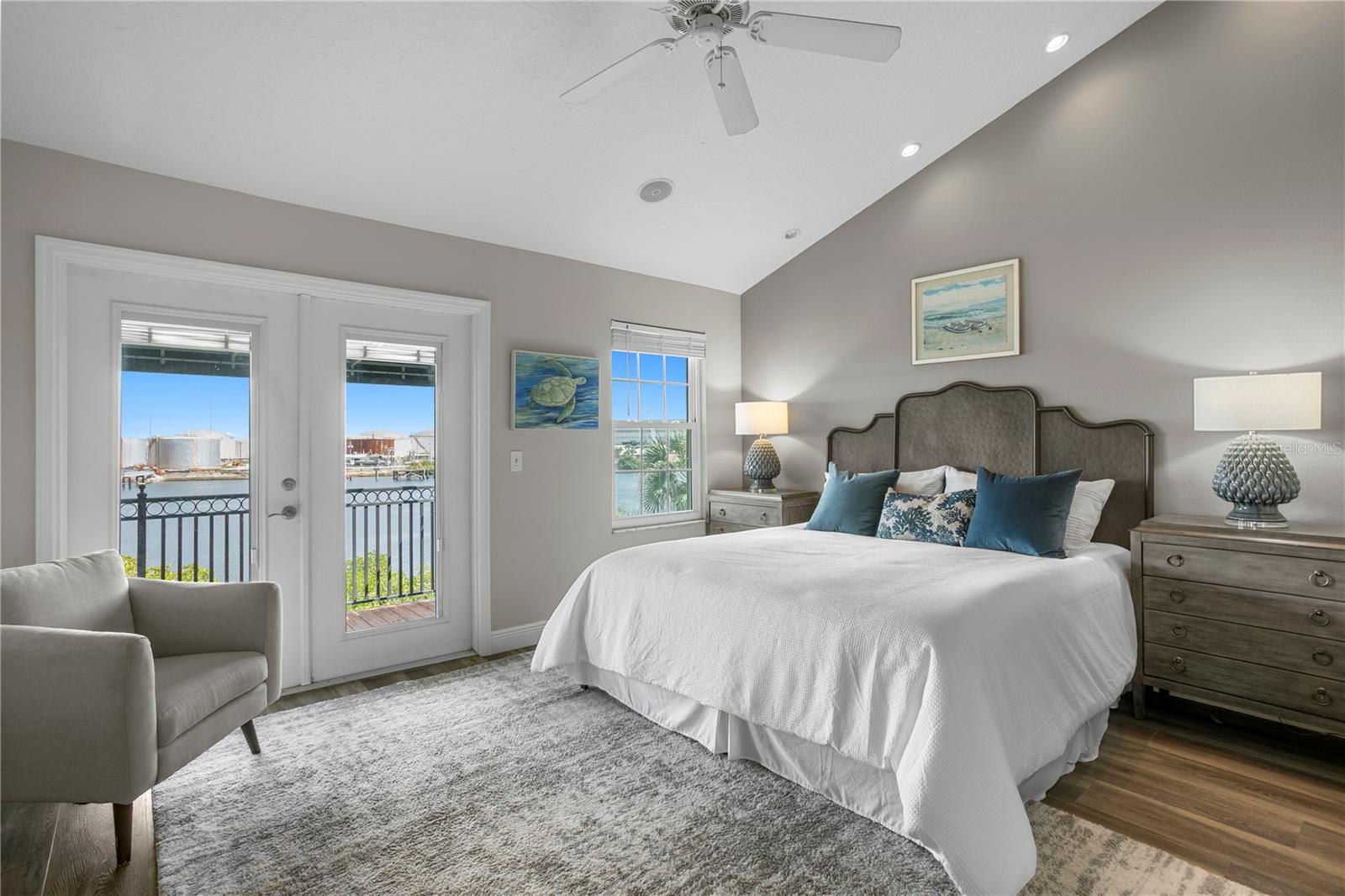 HARBOURSIDE AT HARBOUR ISLAND - Residential