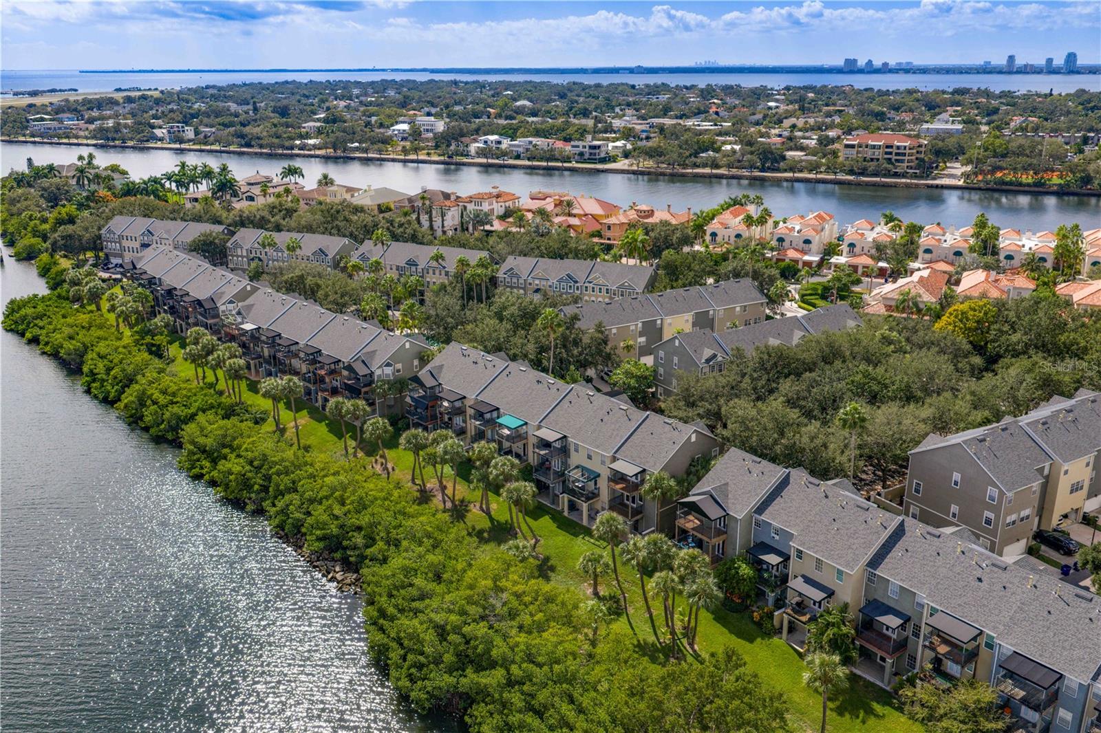 HARBOURSIDE AT HARBOUR ISLAND - Residential
