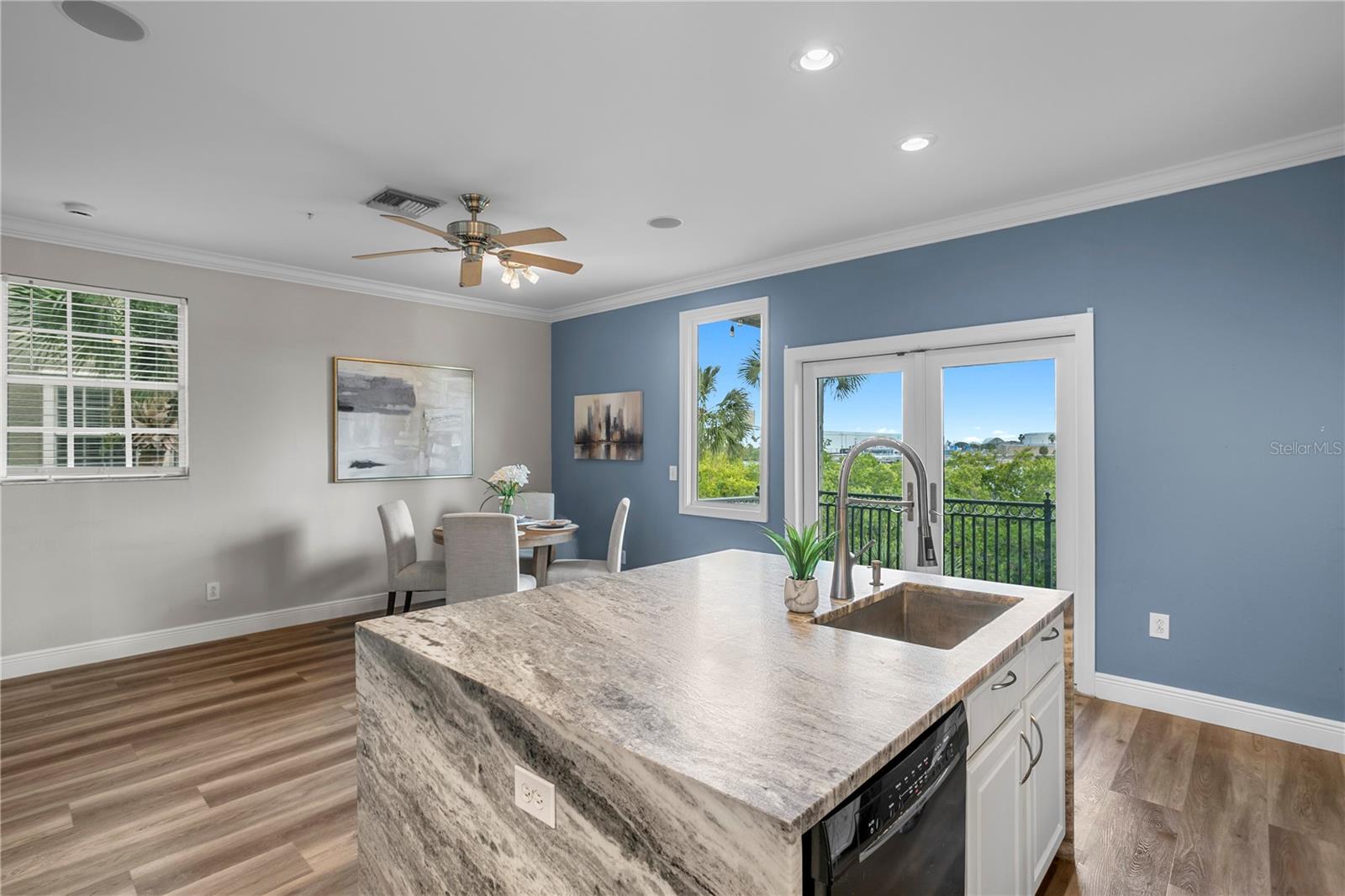 HARBOURSIDE AT HARBOUR ISLAND - Residential