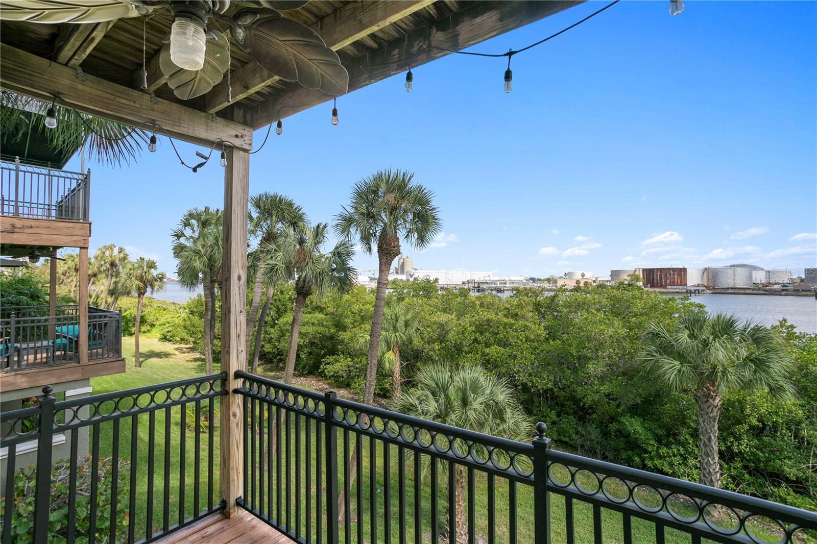 HARBOURSIDE AT HARBOUR ISLAND - Residential