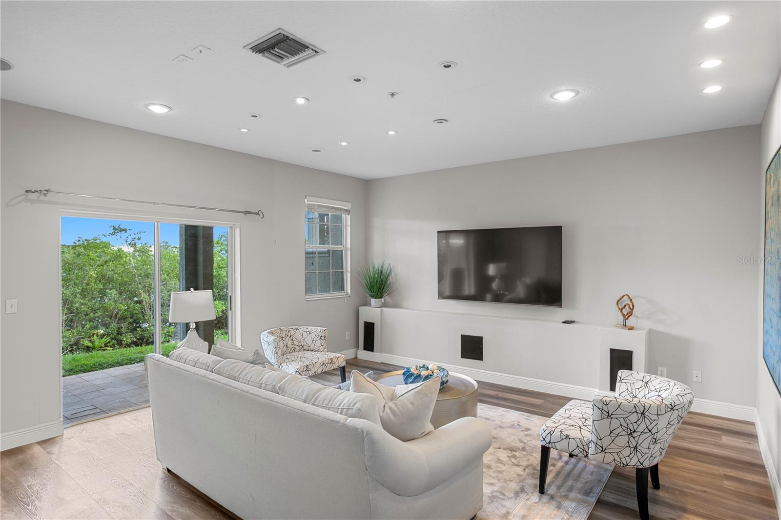 HARBOURSIDE AT HARBOUR ISLAND - Residential