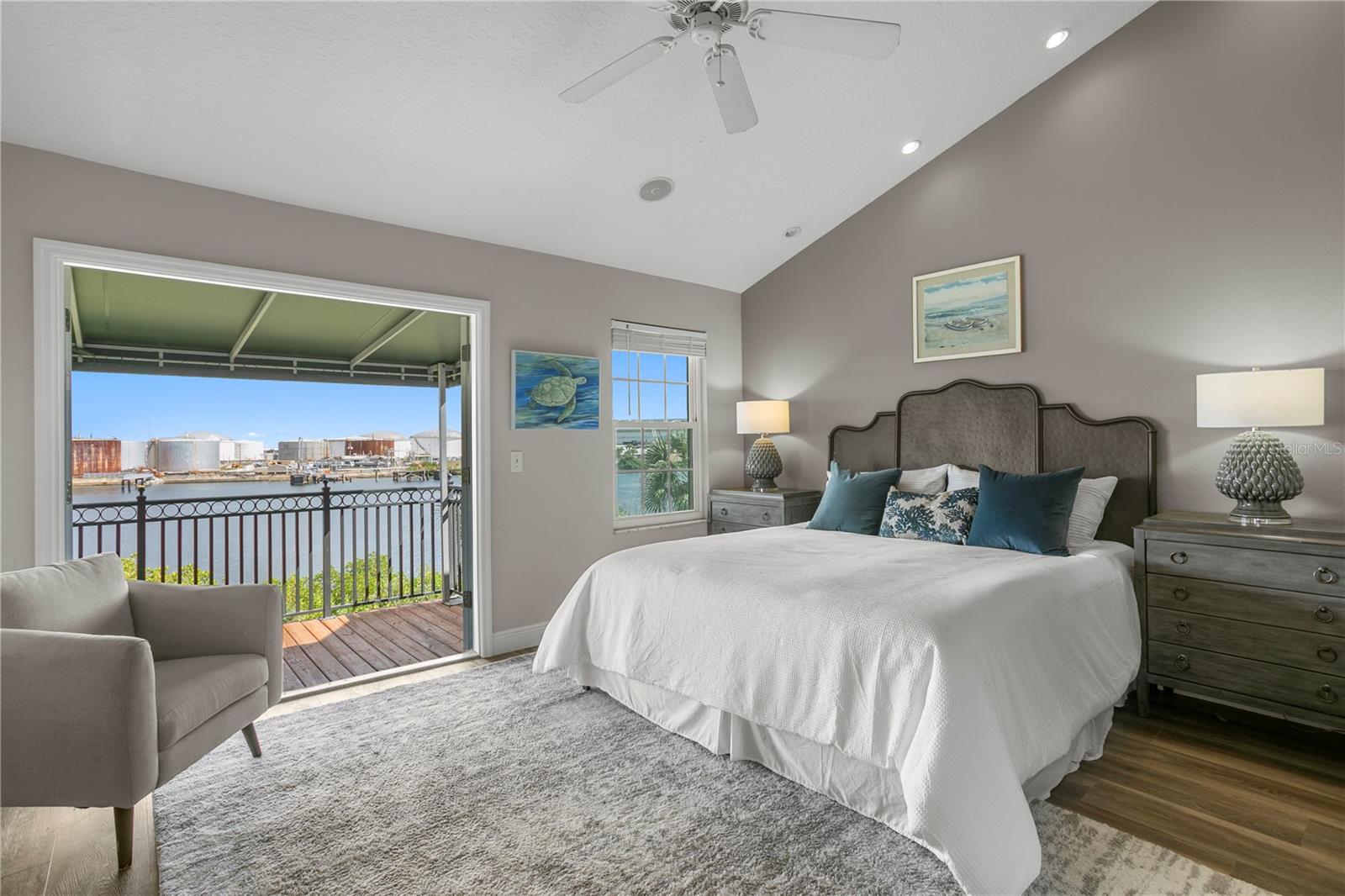 HARBOURSIDE AT HARBOUR ISLAND - Residential