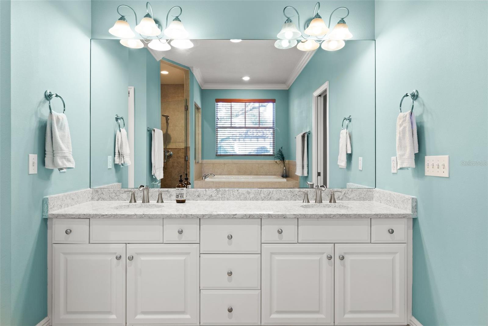 BAYHILL ESTATES - Residential