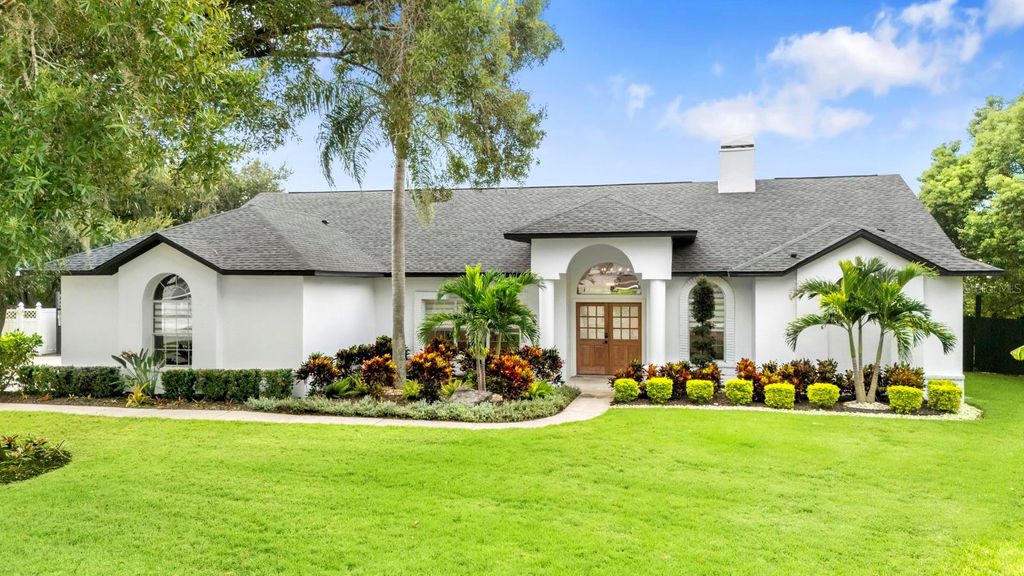 Photo of 3032 Colonial Ridge Drive, Brandon, FL 33511 (MLS # TB8429742)