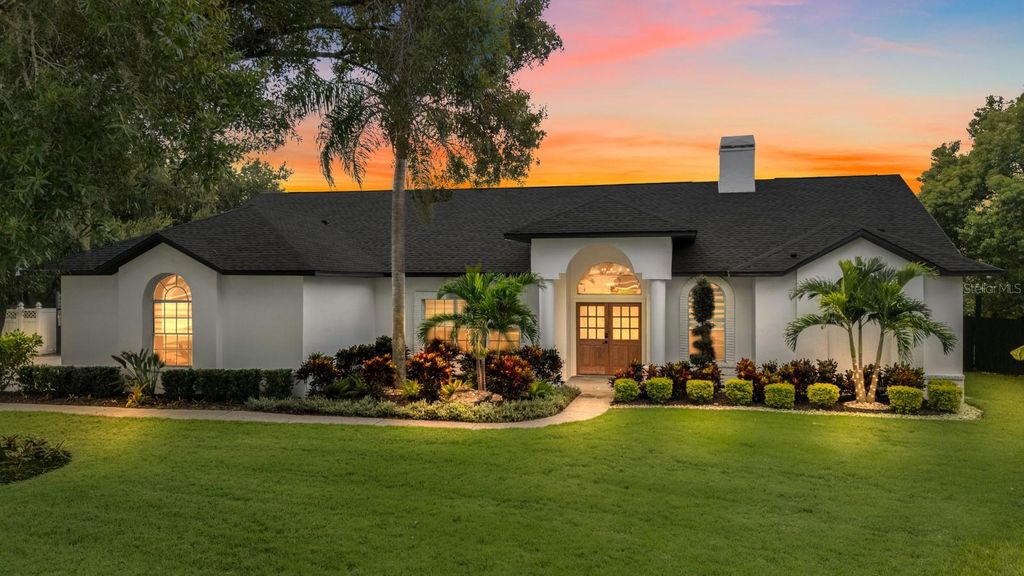 Photo of 3032 Colonial Ridge Drive, Brandon, FL 33511 (MLS # TB8429742)