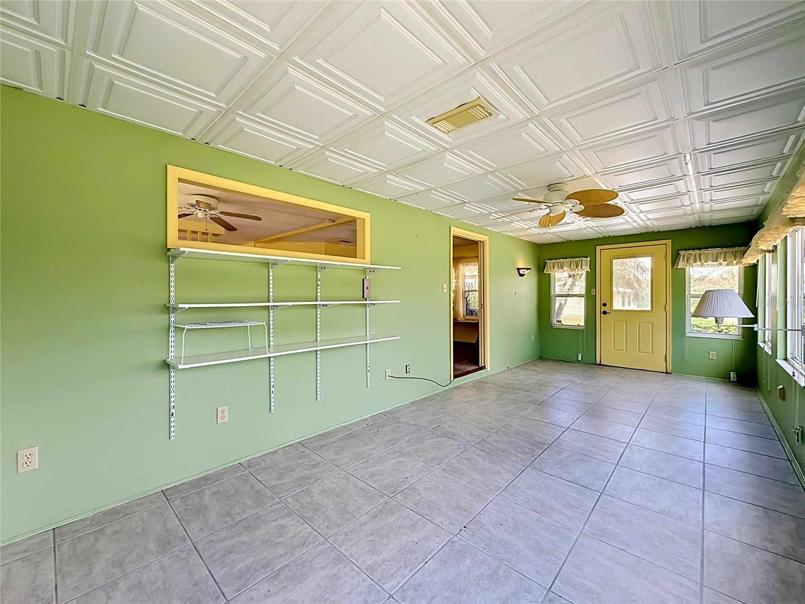 OAK GROVE VILLAGE CONDO CB 4/106 UNIT 14 - Residential