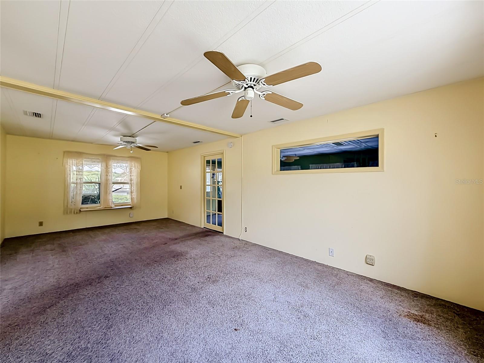OAK GROVE VILLAGE CONDO CB 4/106 UNIT 14 - Residential