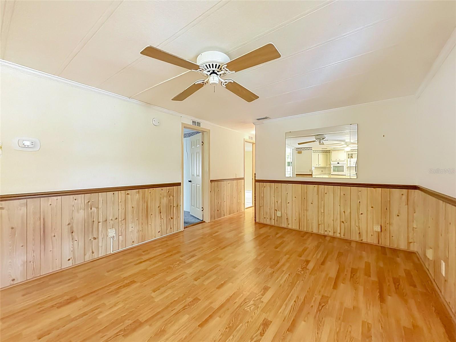 OAK GROVE VILLAGE CONDO CB 4/106 UNIT 14 - Residential