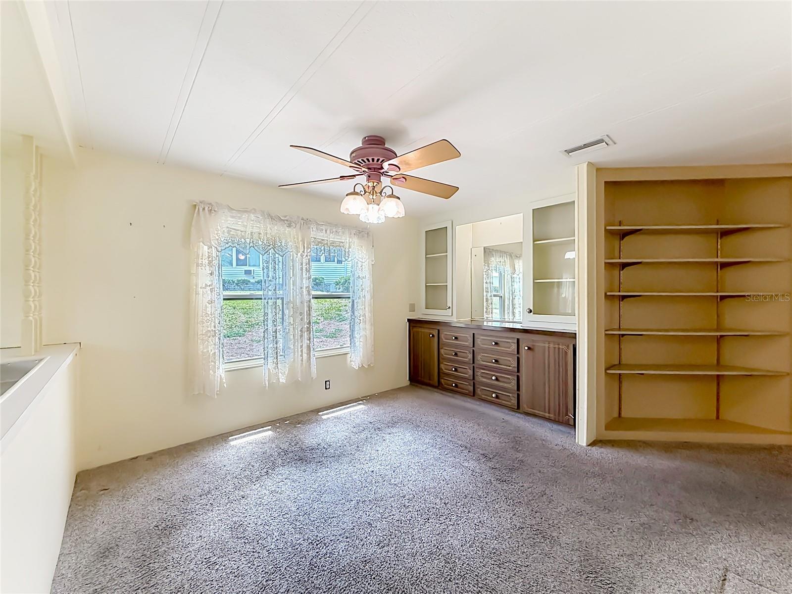 OAK GROVE VILLAGE CONDO CB 4/106 UNIT 14 - Residential