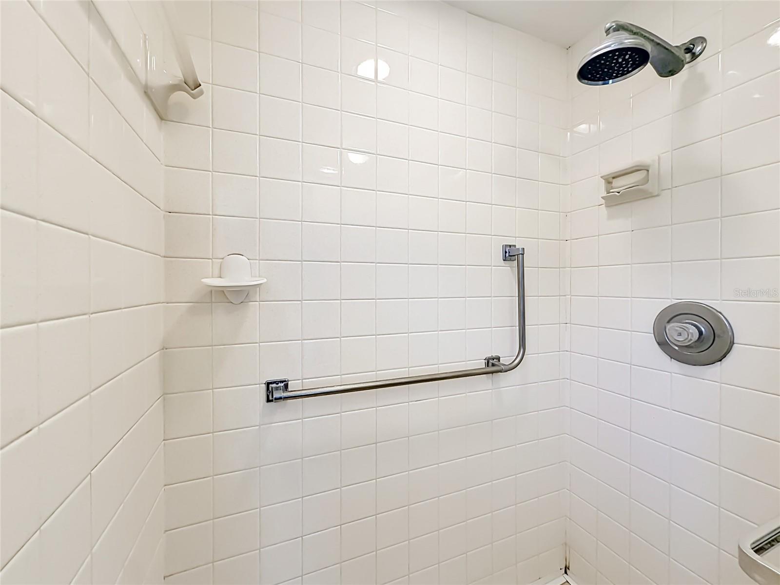 OAK GROVE VILLAGE CONDO CB 4/106 UNIT 14 - Residential