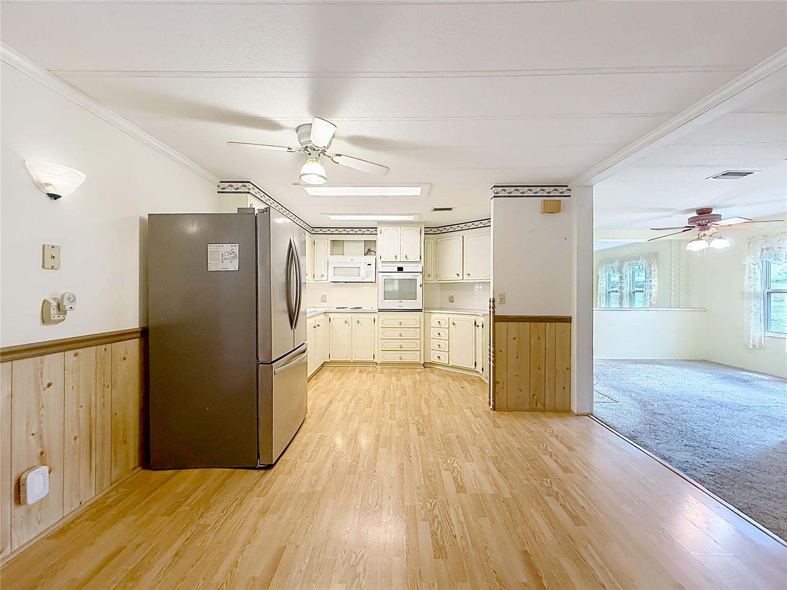OAK GROVE VILLAGE CONDO CB 4/106 UNIT 14 - Residential