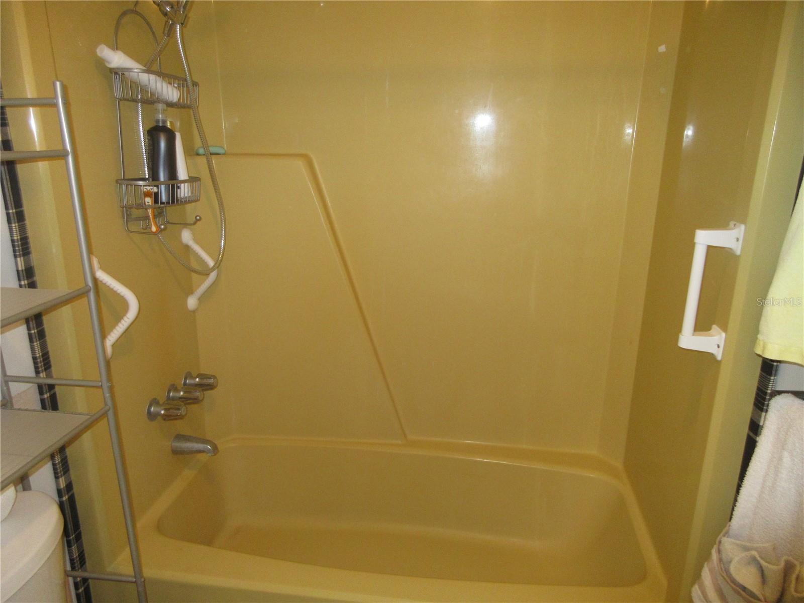 SILVER LAKES ACRES - Residential