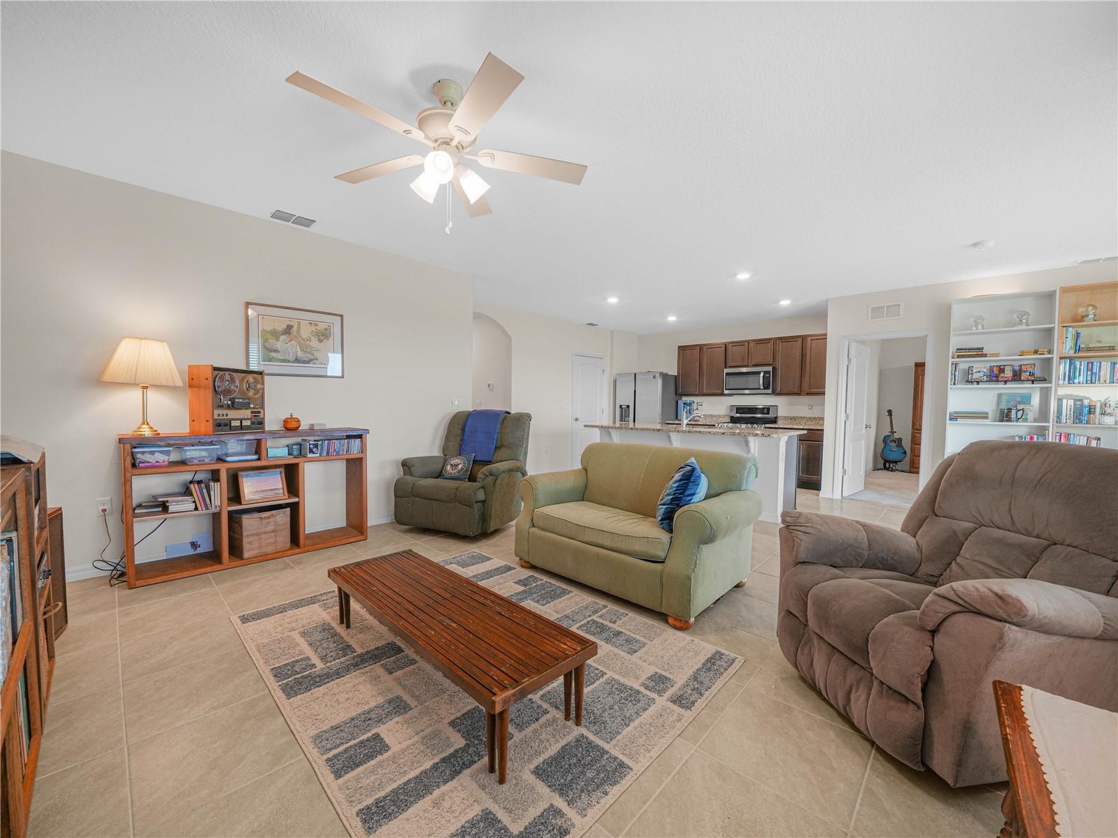 LAKES/LAUREL HLNDS PH 2B - Residential