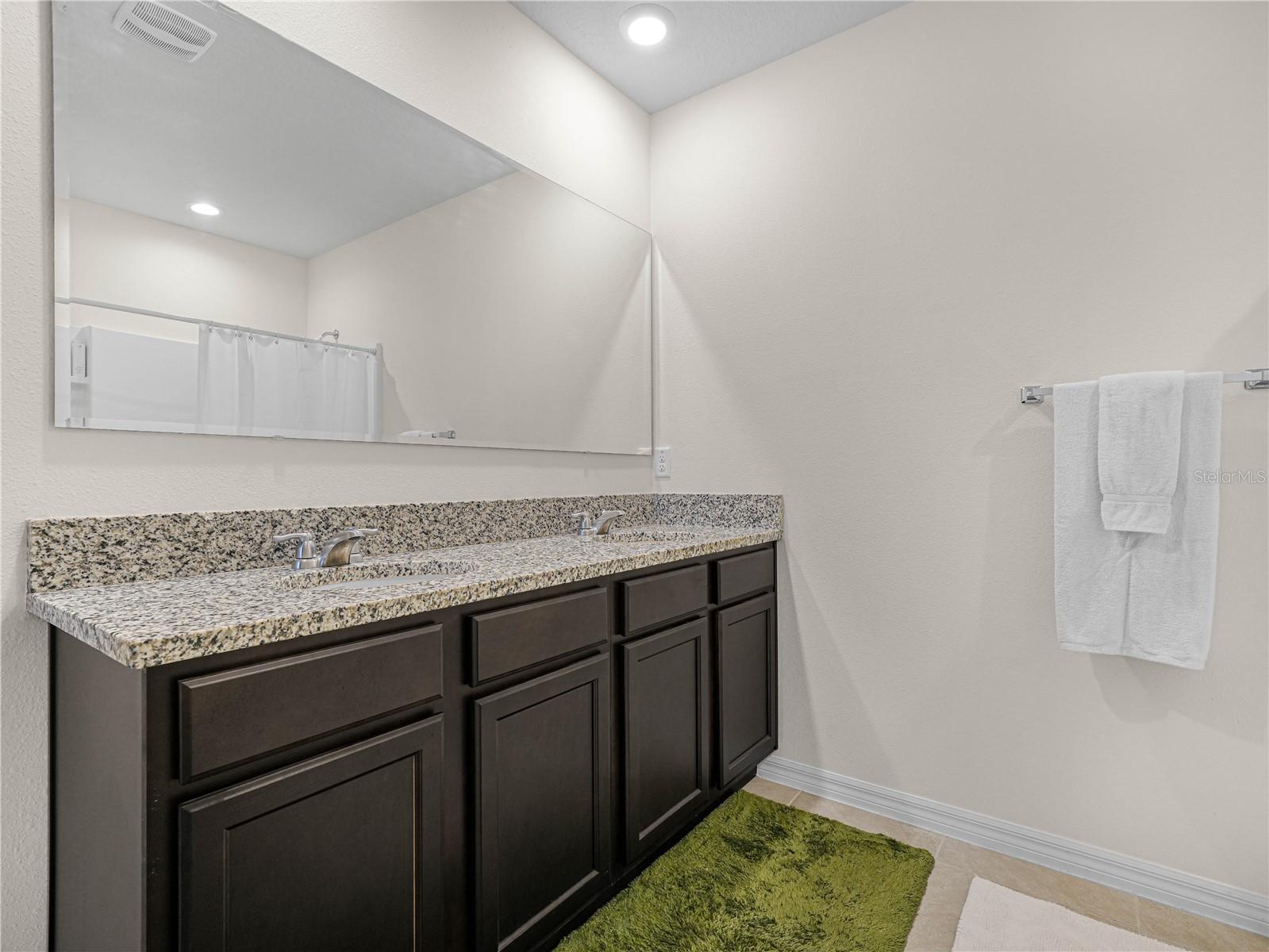 LAKES/LAUREL HLNDS PH 2B - Residential