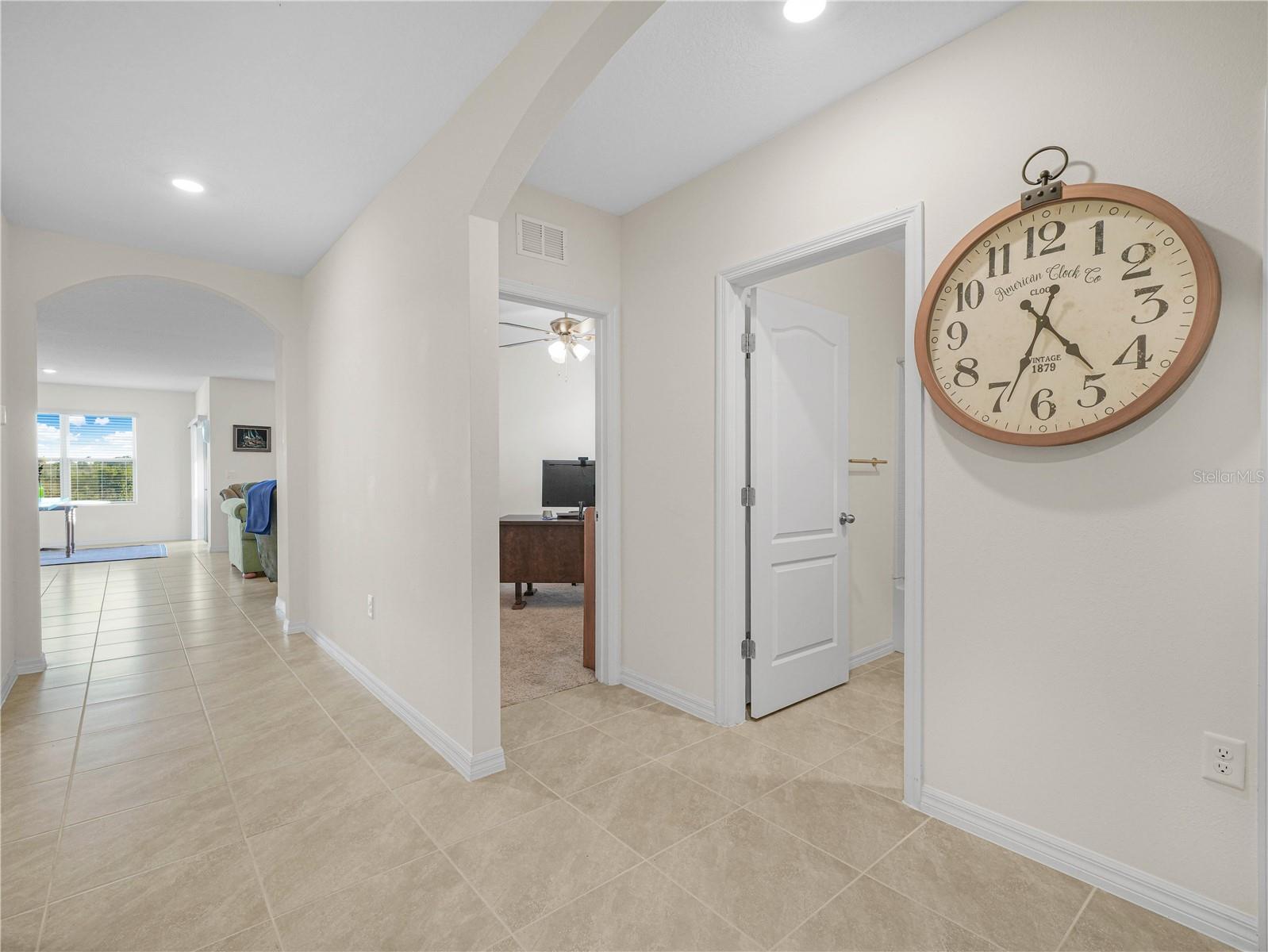 LAKES/LAUREL HLNDS PH 2B - Residential