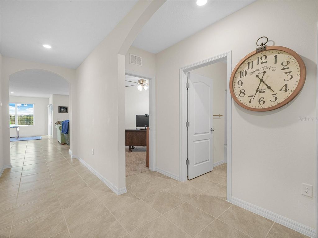 Photo of 2805 Grandbury Grove Road, Lakeland, FL 33811 (MLS # L4958438)