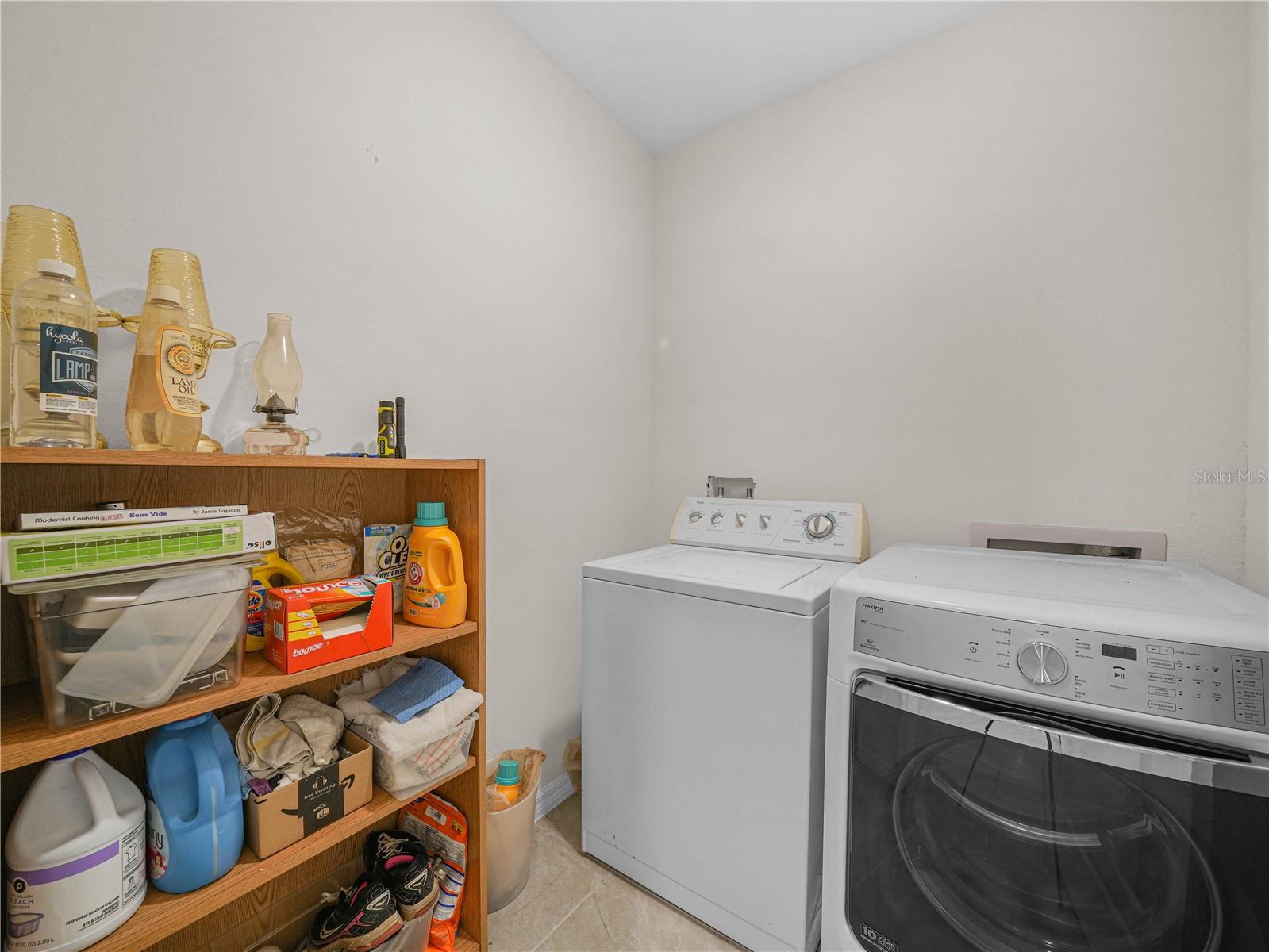 LAKES/LAUREL HLNDS PH 2B - Residential