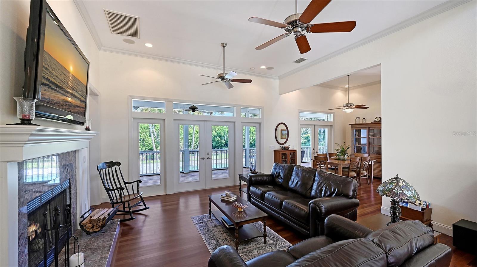 HERITAGE OAKS AT SHAMROCK SHORES 1ST ADD - Residential