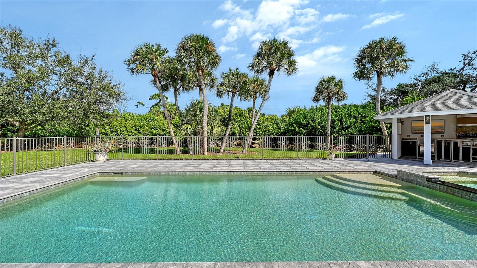 HERITAGE OAKS AT SHAMROCK SHORES 1ST ADD - Residential
