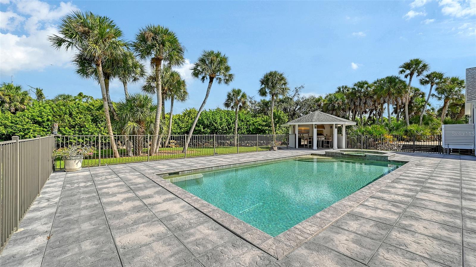 HERITAGE OAKS AT SHAMROCK SHORES 1ST ADD - Residential