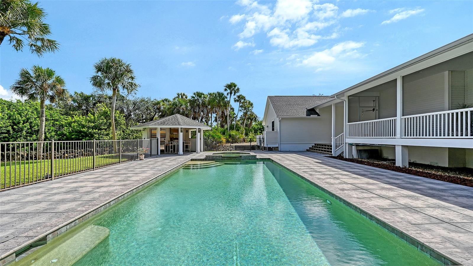 HERITAGE OAKS AT SHAMROCK SHORES 1ST ADD - Residential