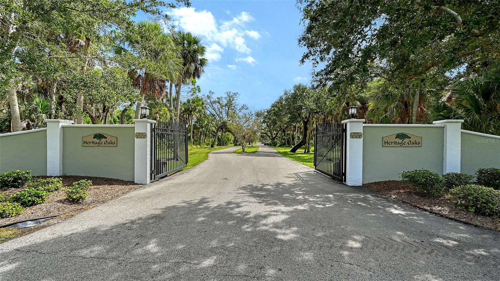 HERITAGE OAKS AT SHAMROCK SHORES 1ST ADD - Residential