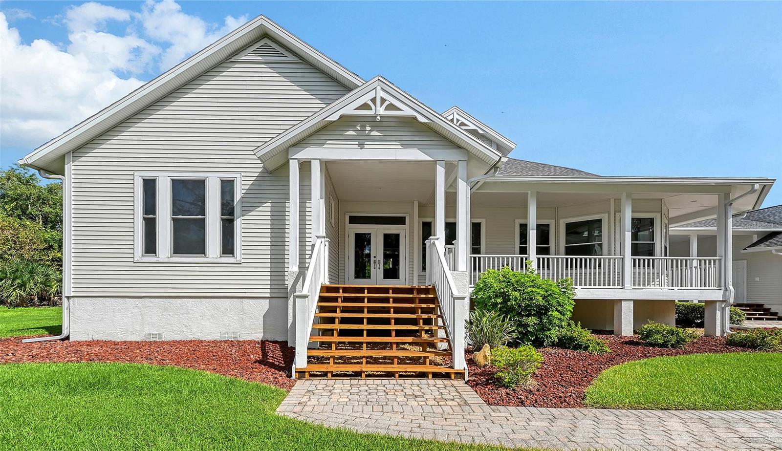 HERITAGE OAKS AT SHAMROCK SHORES 1ST ADD - Residential
