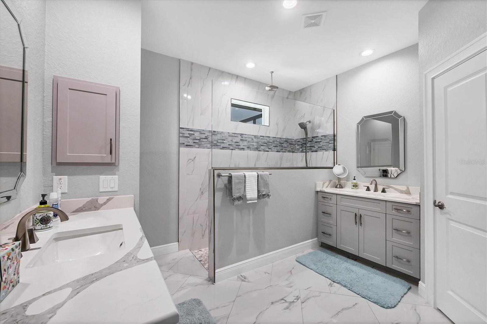 ROTONDA WEST PINE VALLEY - Residential