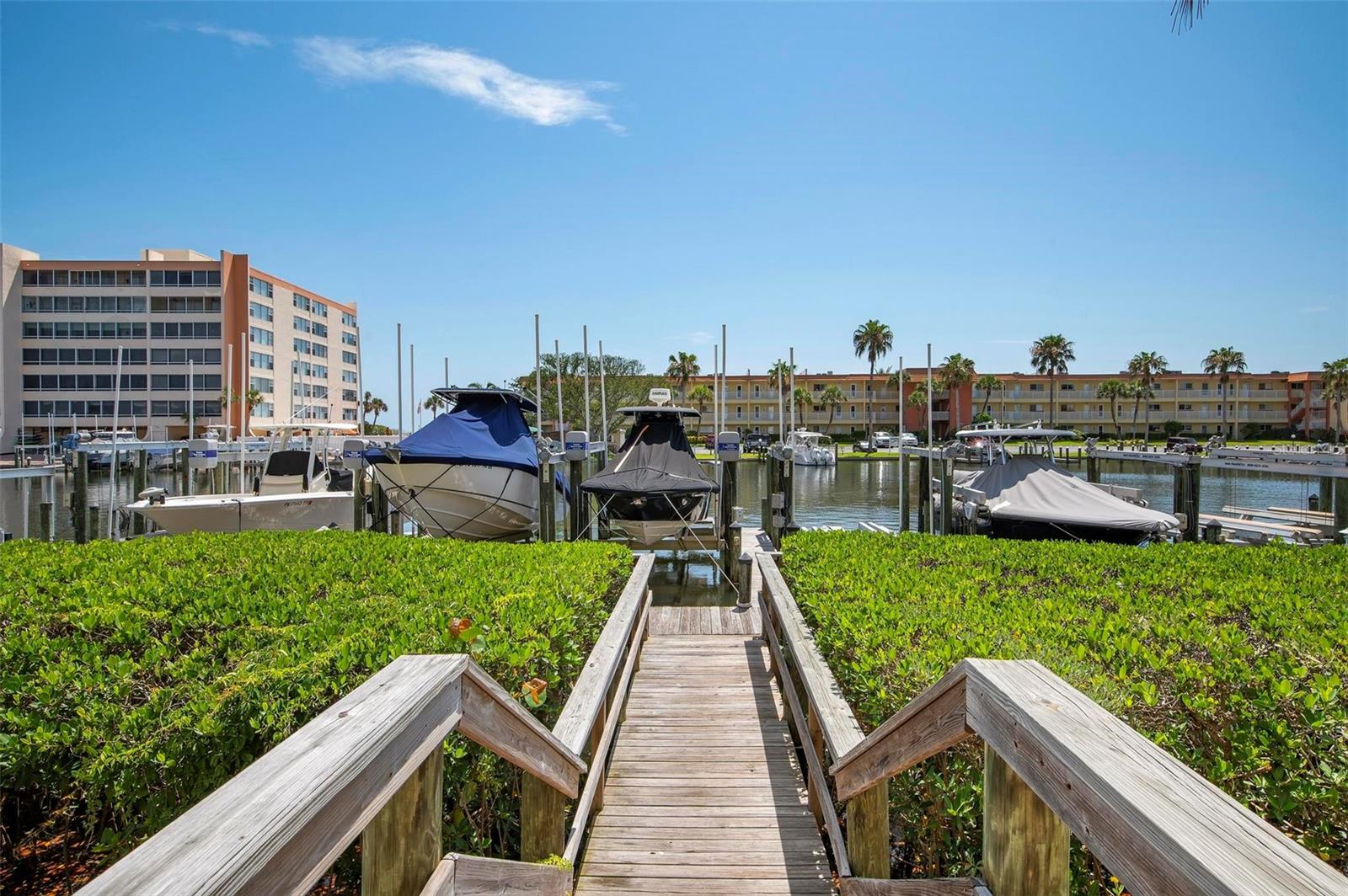 SOMERSET CAY - Residential Lease